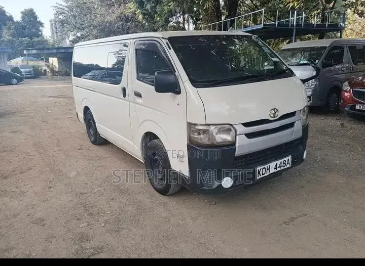 Toyota HiAce 2014 White
