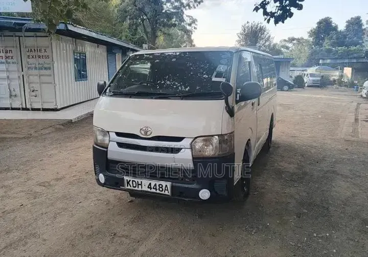 Toyota HiAce 2014 White