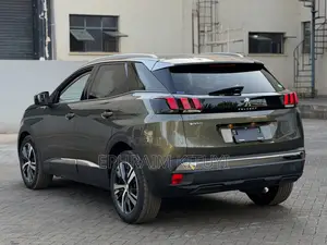 Peugeot 3008 2019 Green