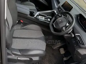 Peugeot 3008 2019 Green
