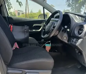 Toyota Vitz 2019 White