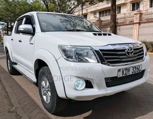 Toyota Hilux 2015 White