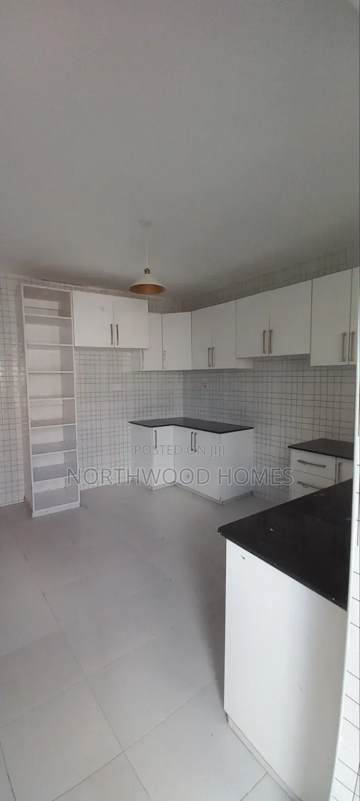 4bdrm Mansion in Kamakis for sale