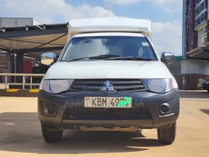 Mitsubishi L200 2009 White