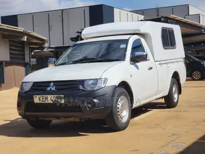 Mitsubishi L200 2009 White