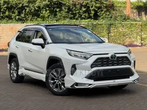 Toyota RAV4 2021 White