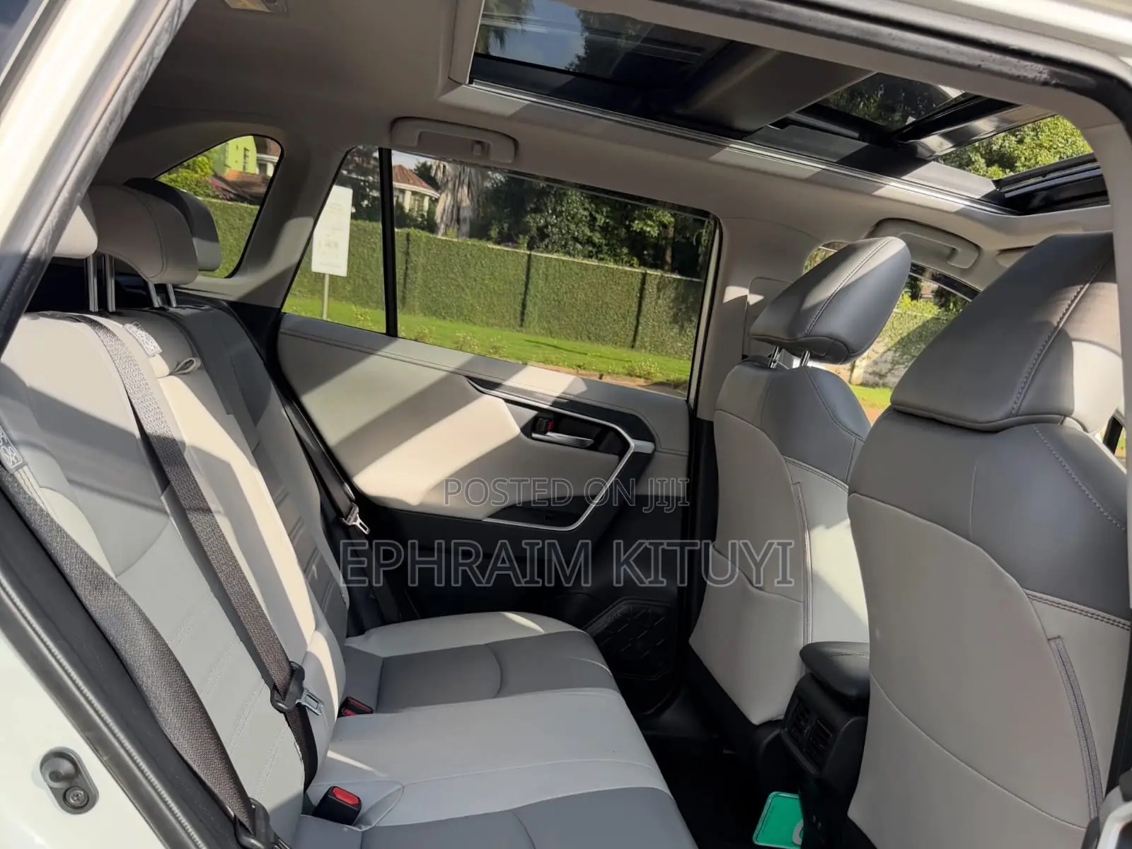 Toyota RAV4 2021 White