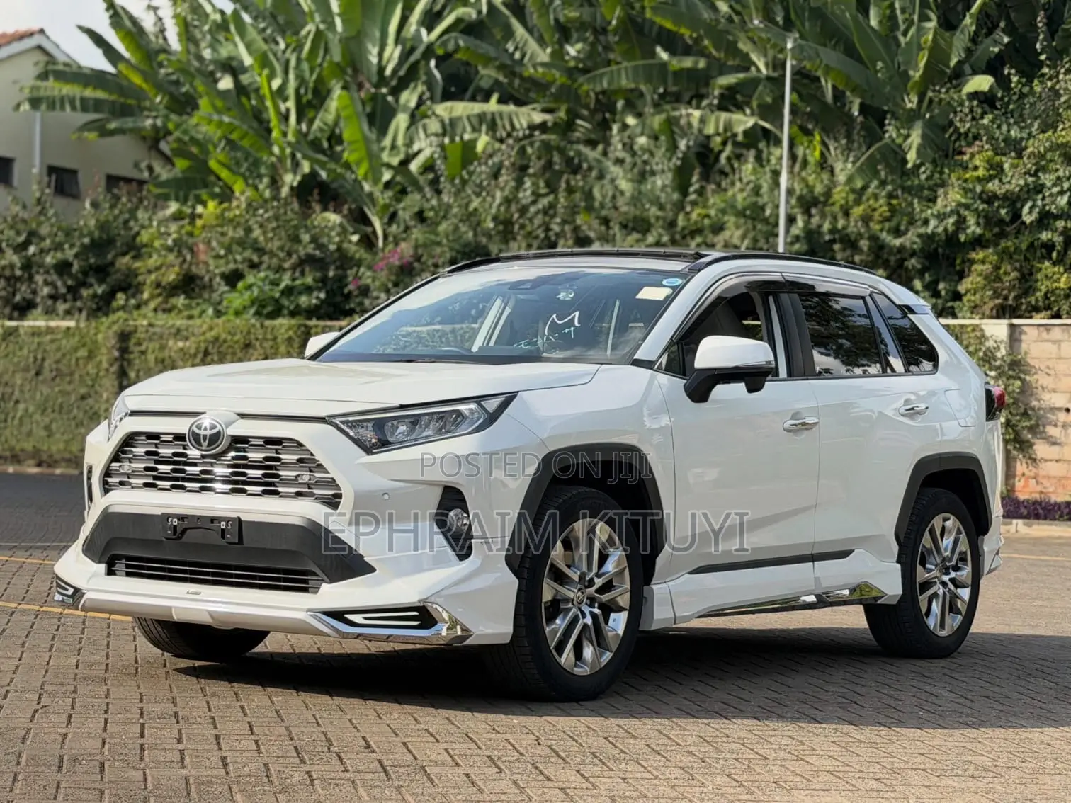 Toyota RAV4 2021 White