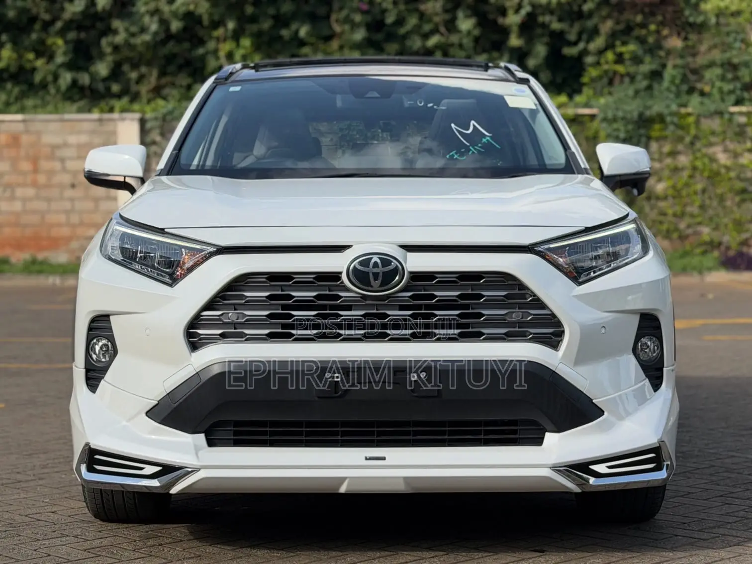 Toyota RAV4 2021 White