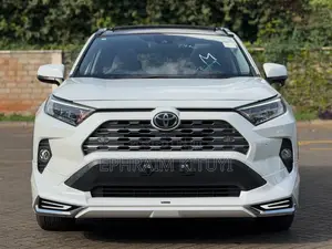 Toyota RAV4 2021 White
