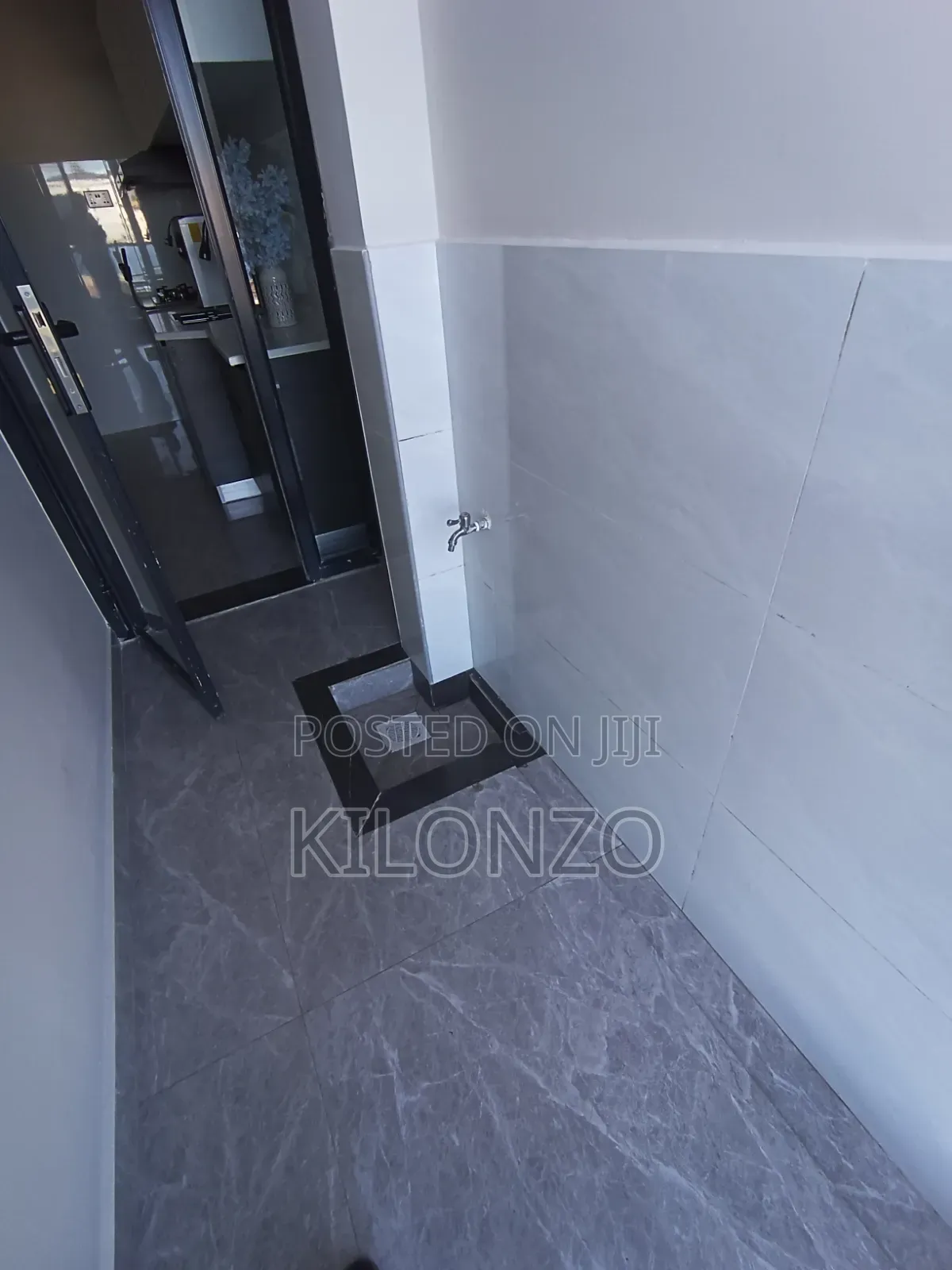 3bdrm Apartment in Near Links Road, Nyali Mkomani for sale