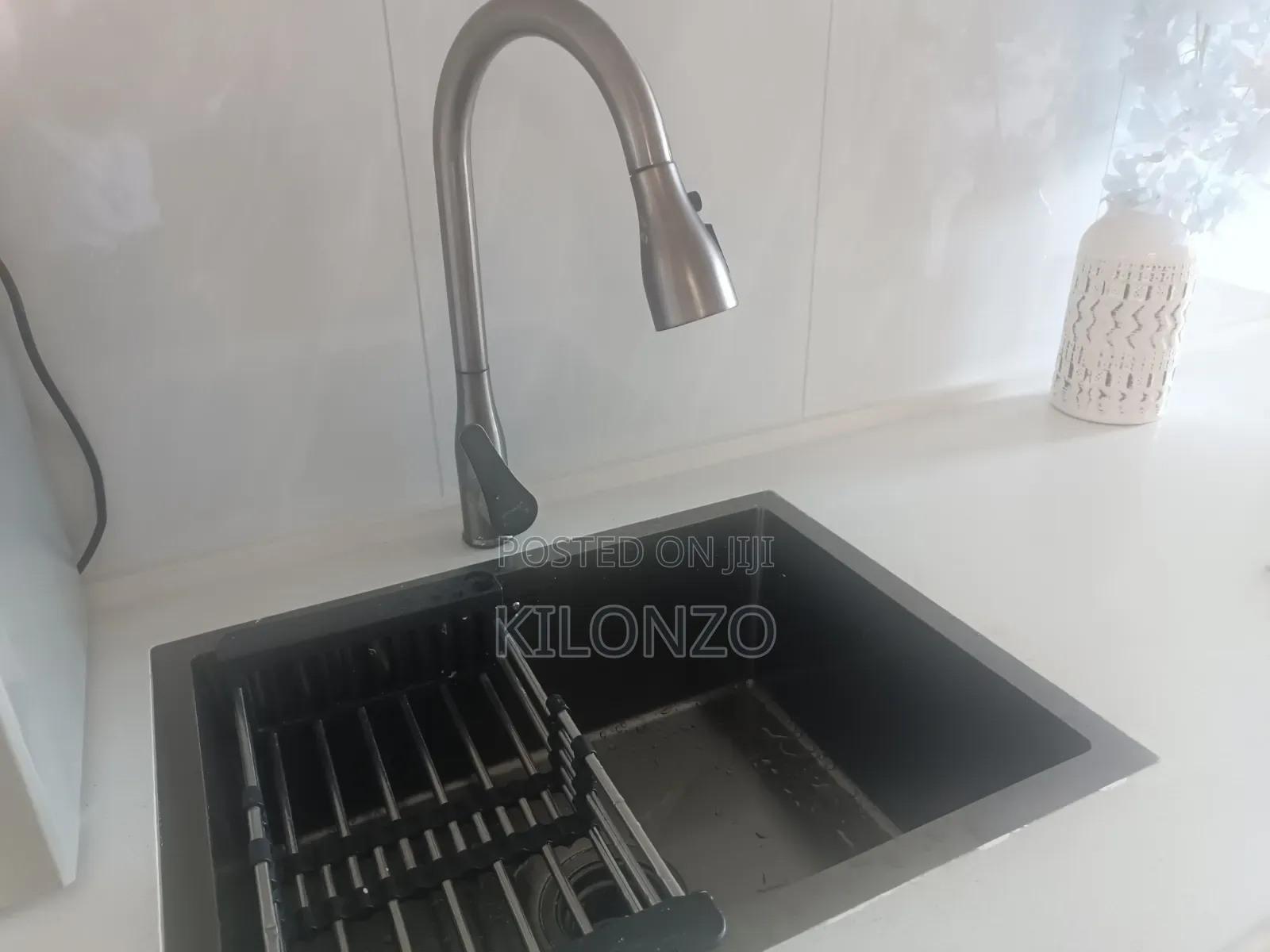 3bdrm Apartment in Near Links Road, Nyali Mkomani for sale