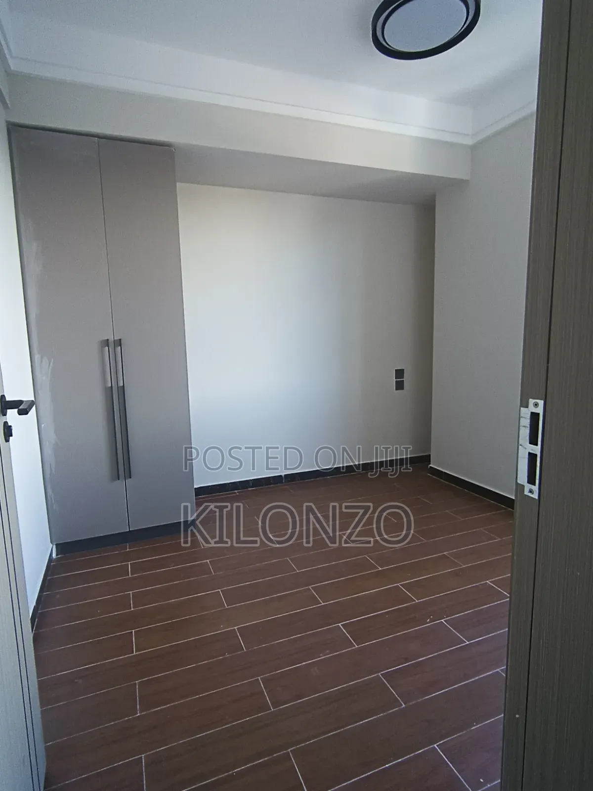 3bdrm Apartment in Near Links Road, Nyali Mkomani for sale