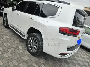 Toyota Land Cruiser 2023 White