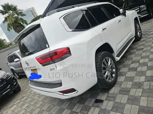 Toyota Land Cruiser 2023 White