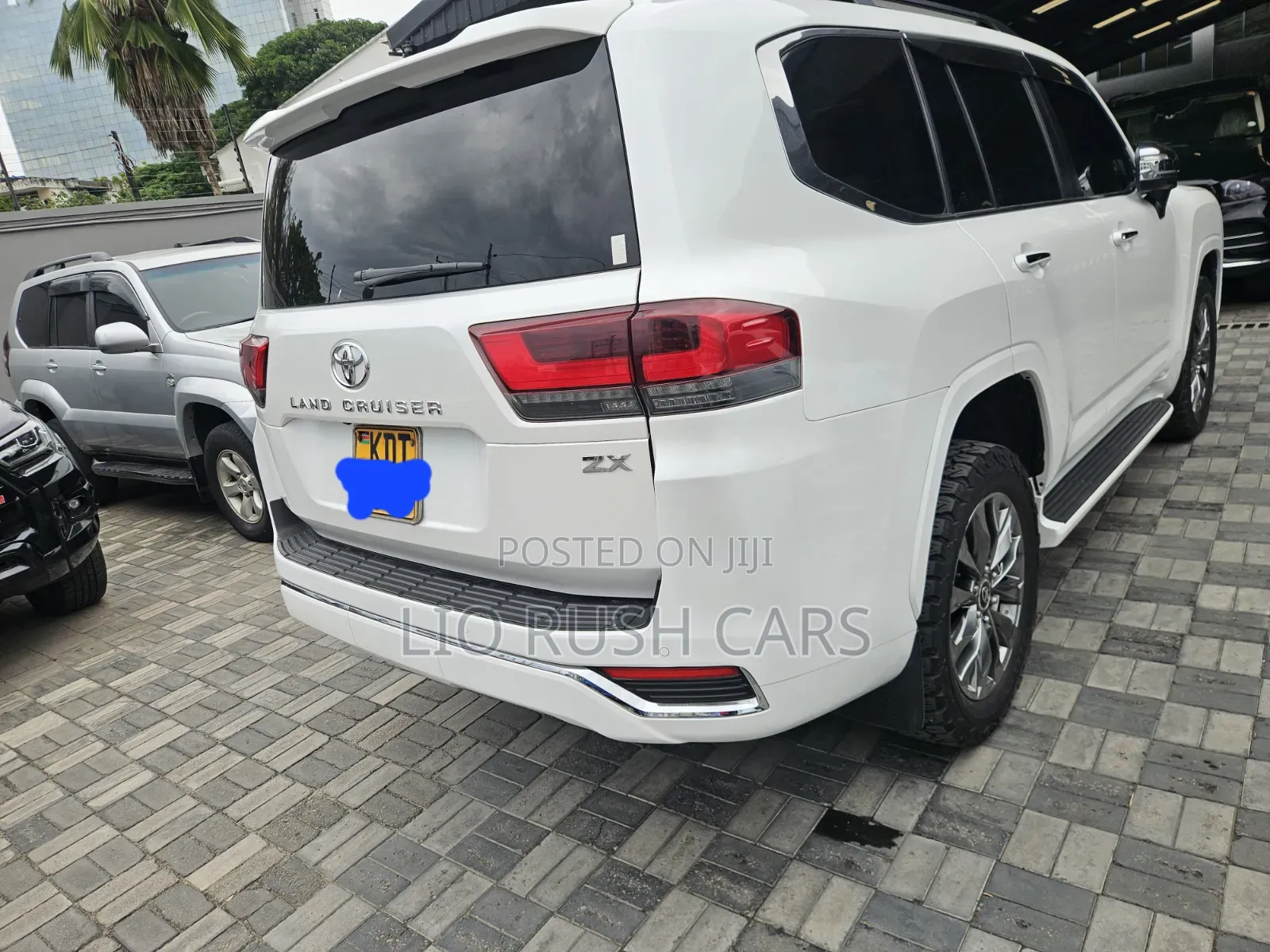 Toyota Land Cruiser 2023 White