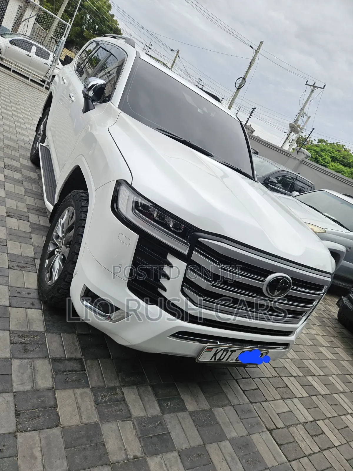 Toyota Land Cruiser 2023 White