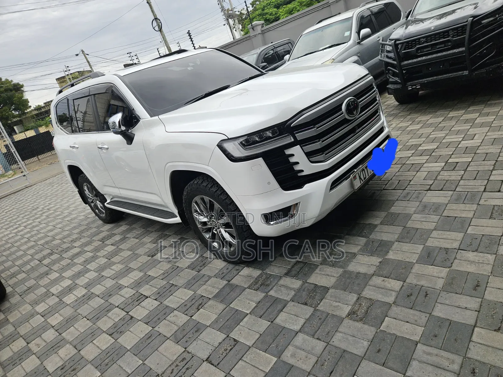 Toyota Land Cruiser 2023 White