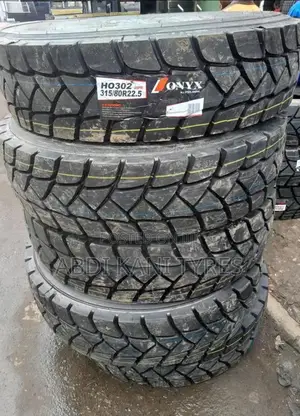 315/80r22.5 Onyx Tires