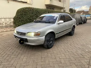 Toyota Corolla 1999 Silver