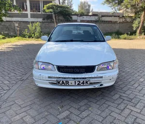 Toyota Corolla 2000 White