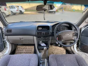 Toyota Corolla 2000 White