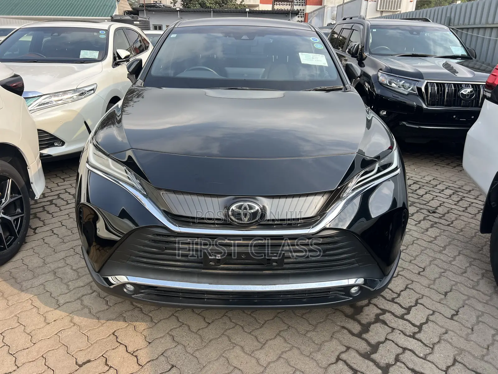 Toyota Harrier 2.0 2020 Black