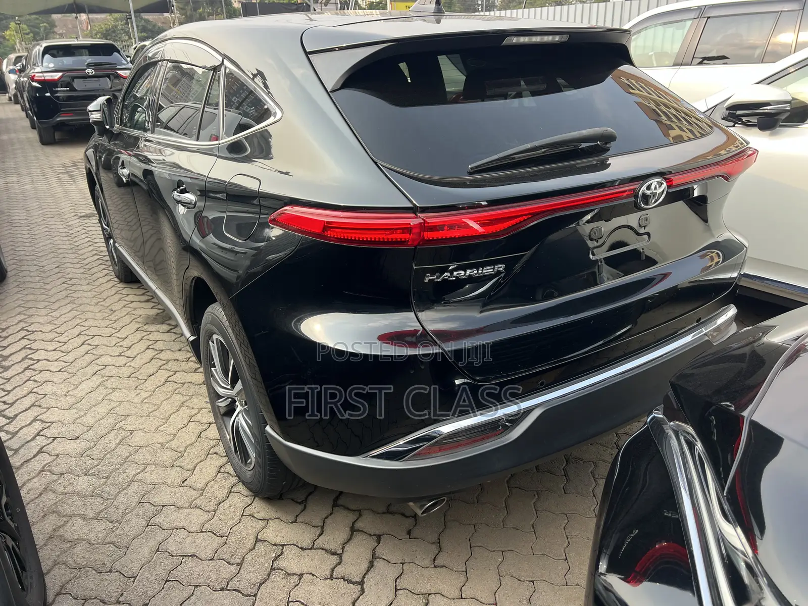 Toyota Harrier 2.0 2020 Black