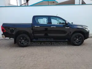 Toyota Hilux 2022 Black
