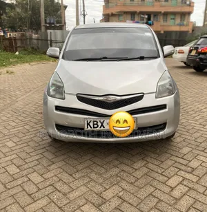 Toyota Ractis 2008 Silver