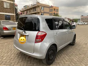 Toyota Ractis 2008 Silver