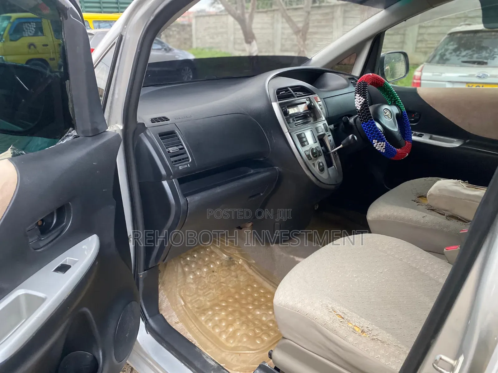 Toyota Ractis 2008 Silver