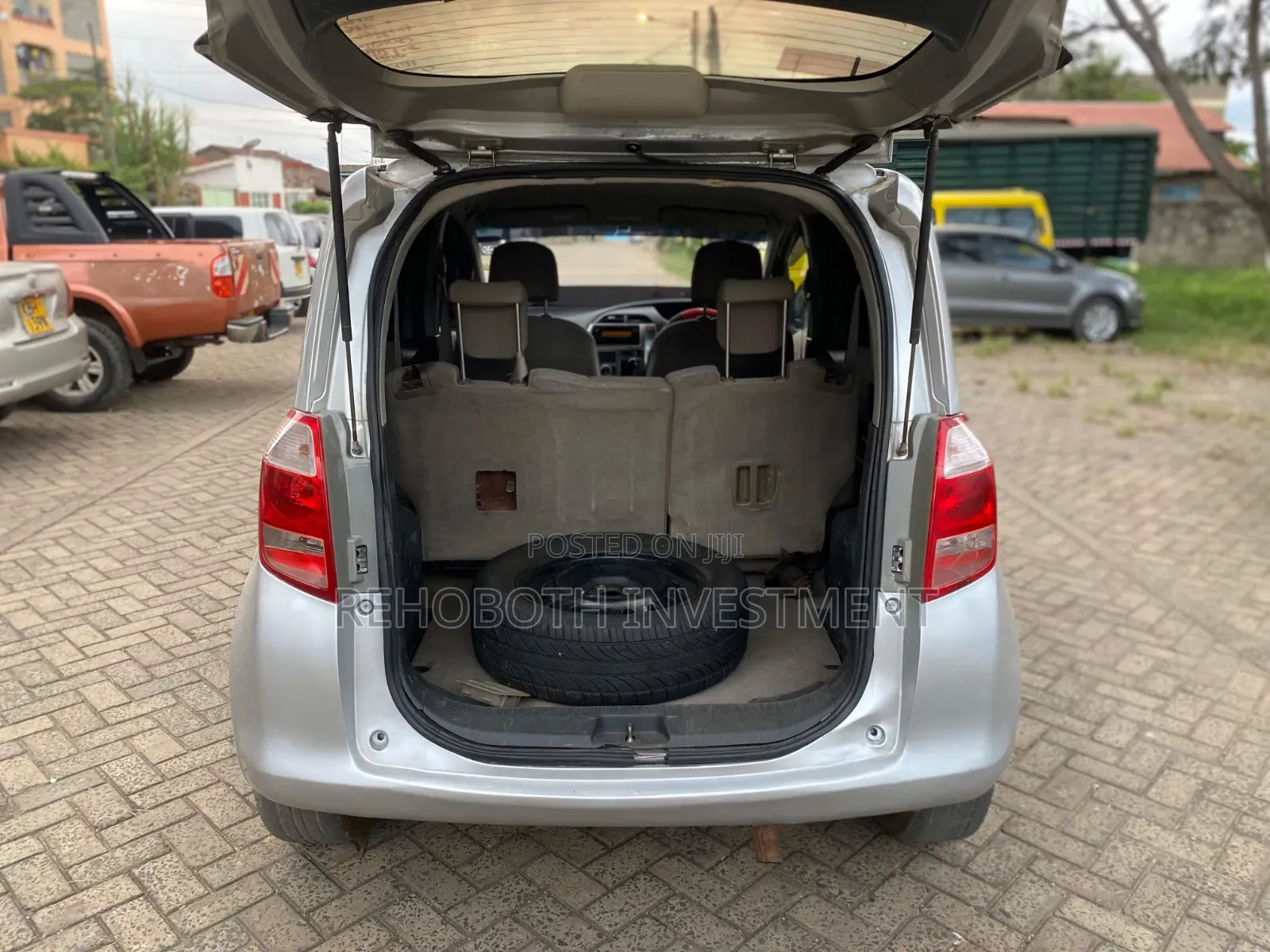 Toyota Ractis 2008 Silver