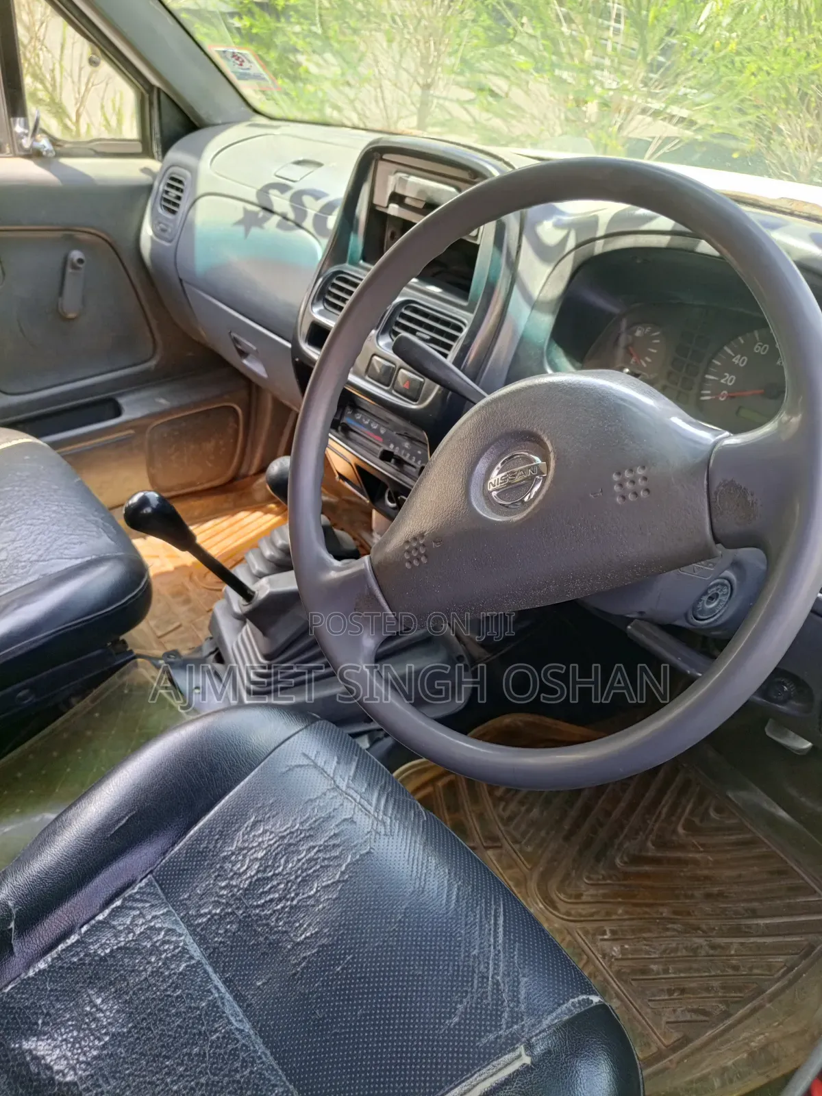 Nissan DoubleCab 2012 White