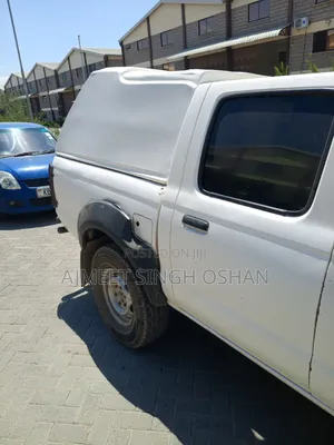 Nissan DoubleCab 2012 White
