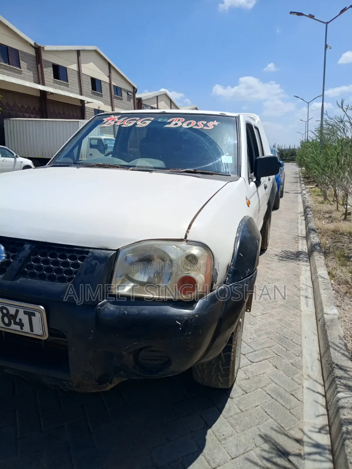 Nissan DoubleCab 2012 White