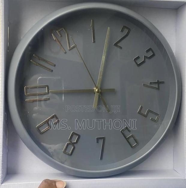 30cm Modern Round Wall Clock  - thumbnail 2