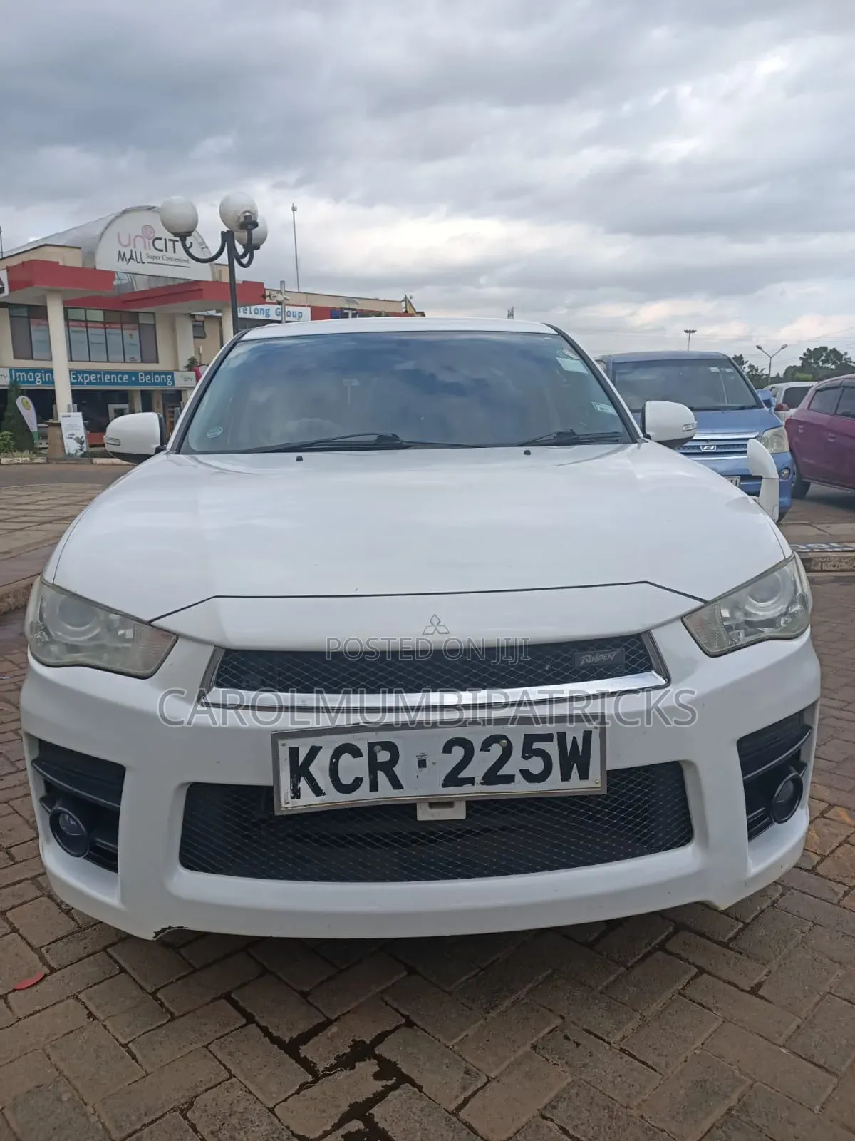 Mitsubishi Outlander 2011 White