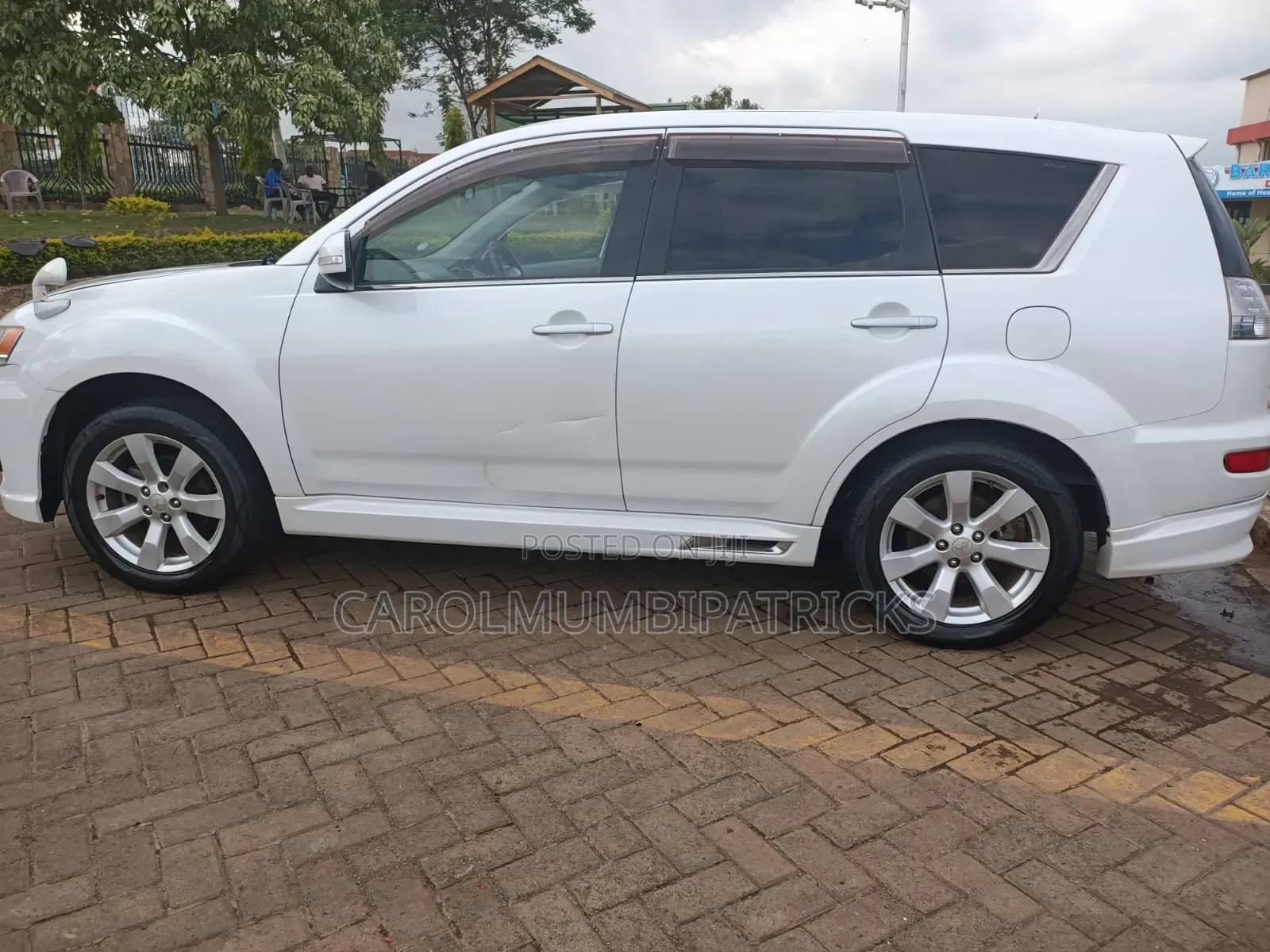 Mitsubishi Outlander 2011 White