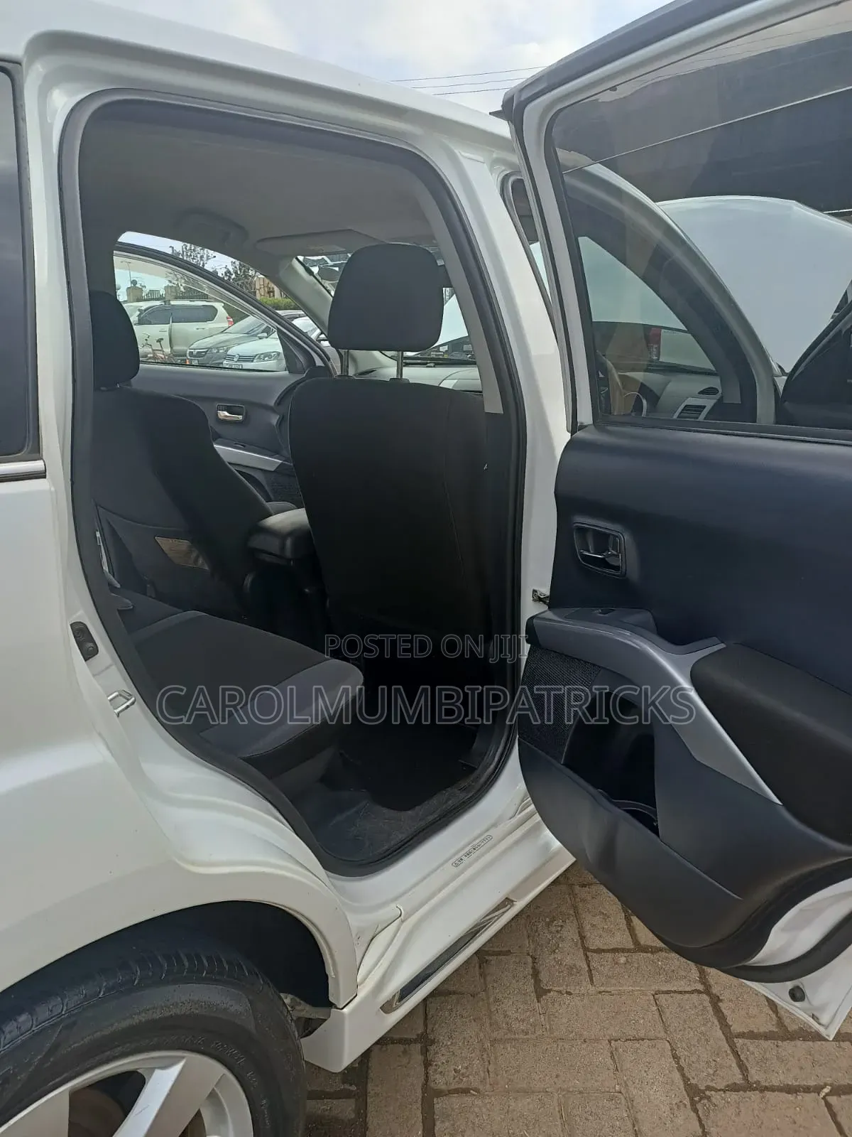 Mitsubishi Outlander 2011 White