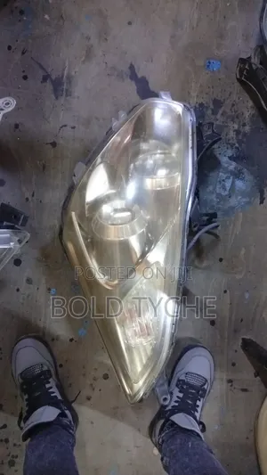 Toyota Wish Headlight 2005
