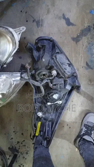 Toyota Wish Headlight 2005