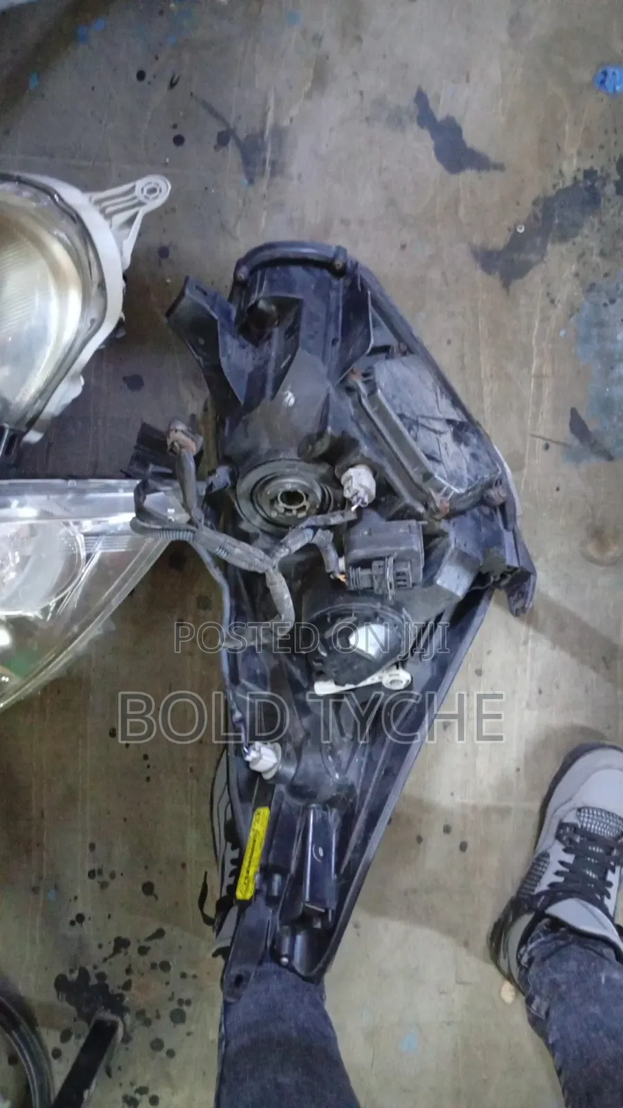 Toyota Wish Headlight 2005