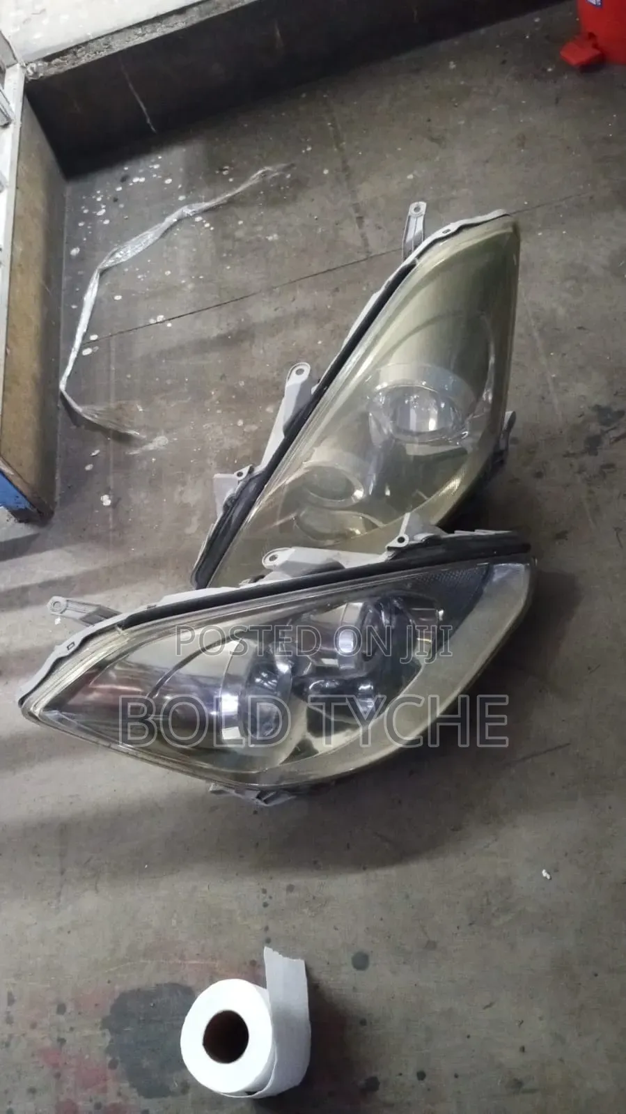 Toyota Caldina Headlight