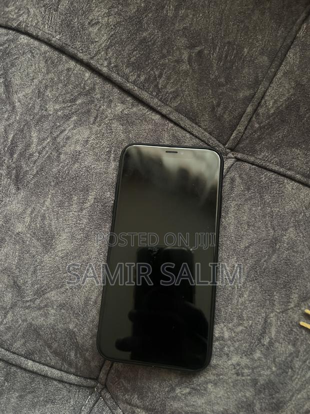 Apple iPhone XR 128 GB Black - thumbnail 2