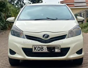 Toyota Vitz 2013 White