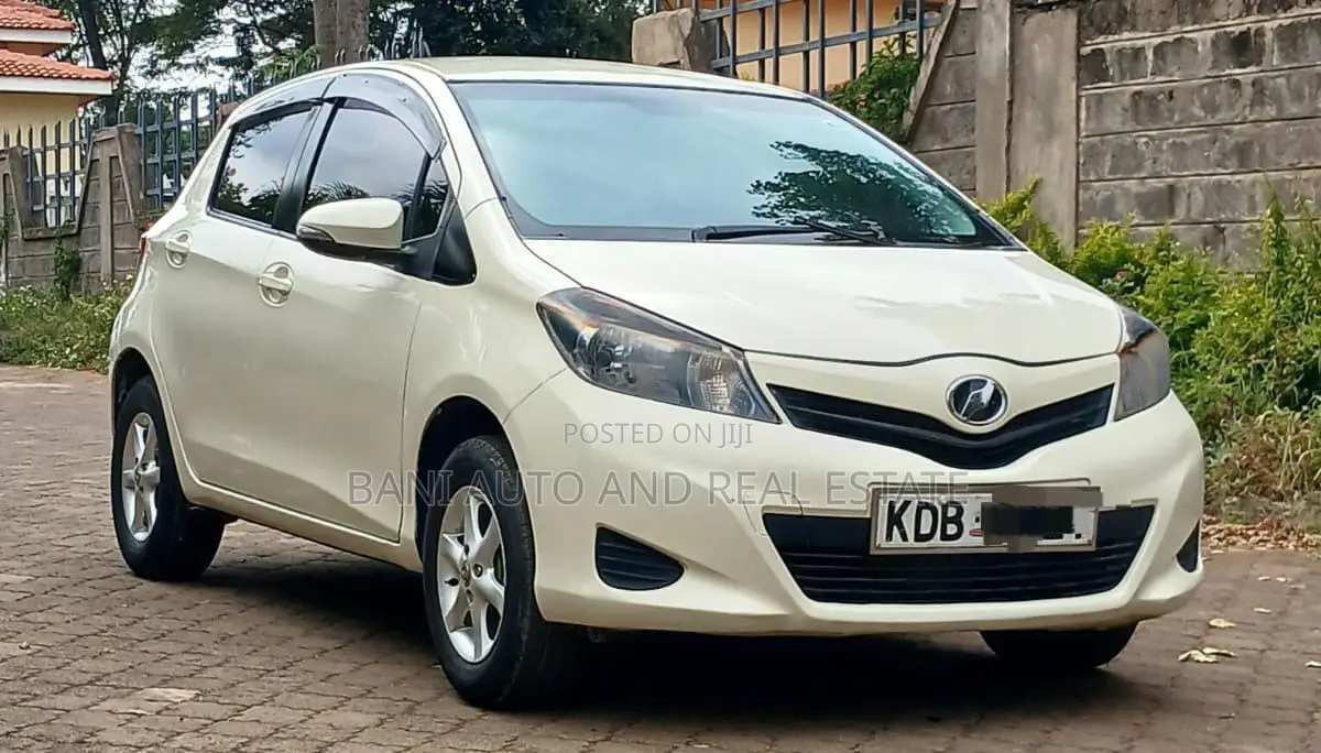 Toyota Vitz 2013 White