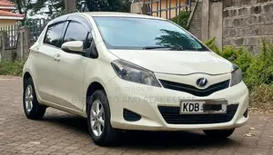 Toyota Vitz 2013 White