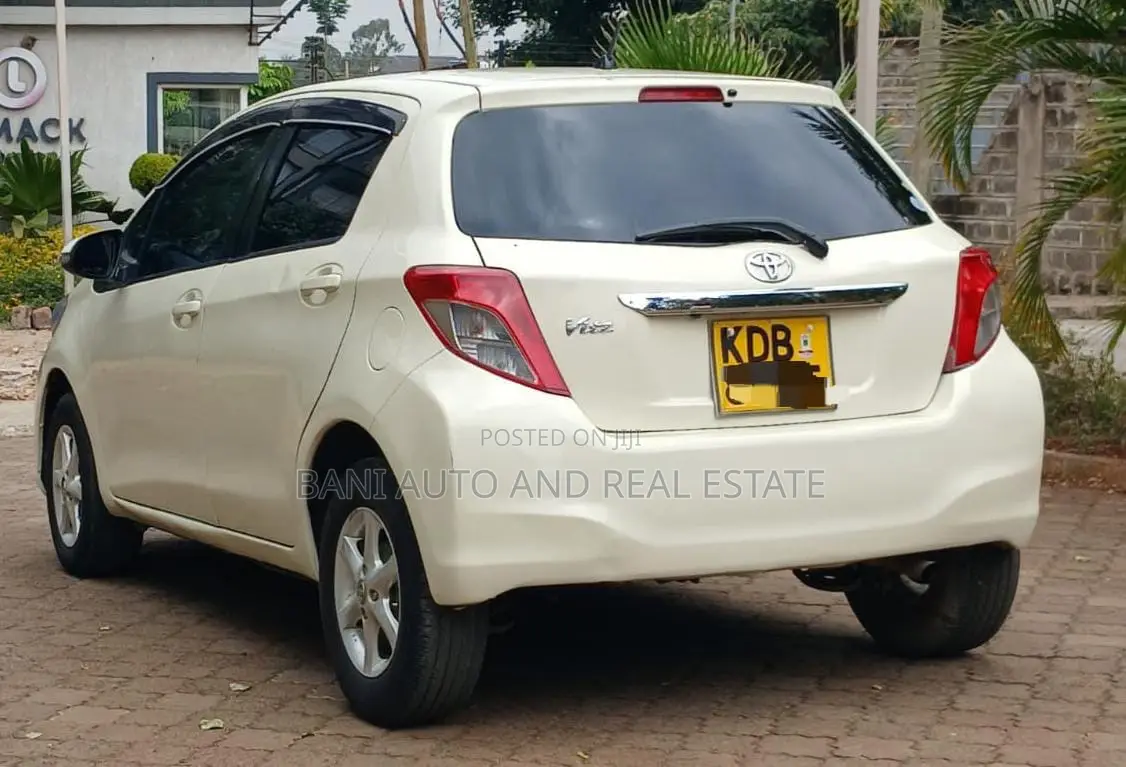 Toyota Vitz 2013 White