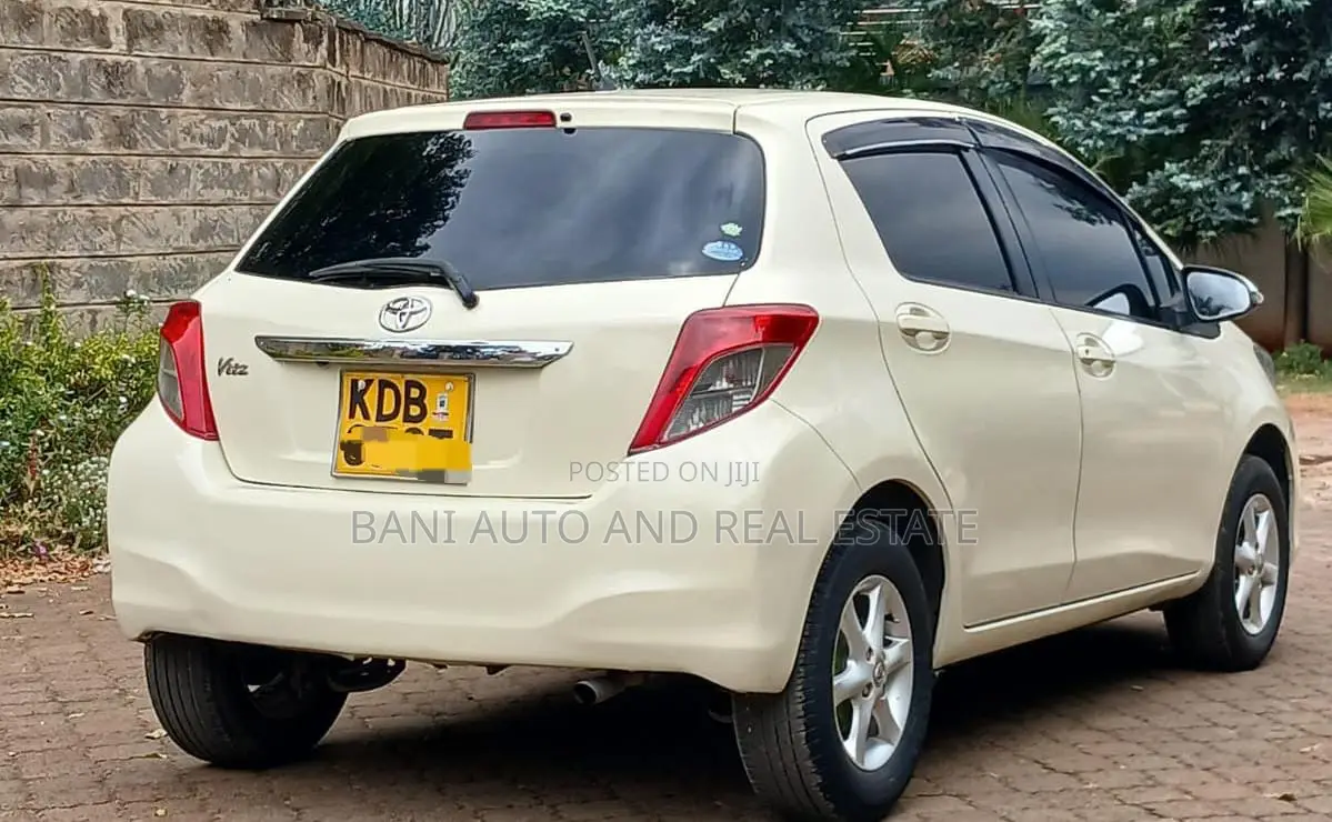 Toyota Vitz 2013 White